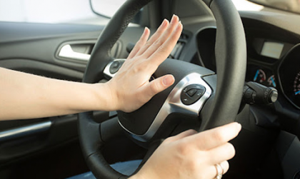 Mức phạt ô tô bấm còi trong đô thị và khu đông dân cư trong thời gian quy định